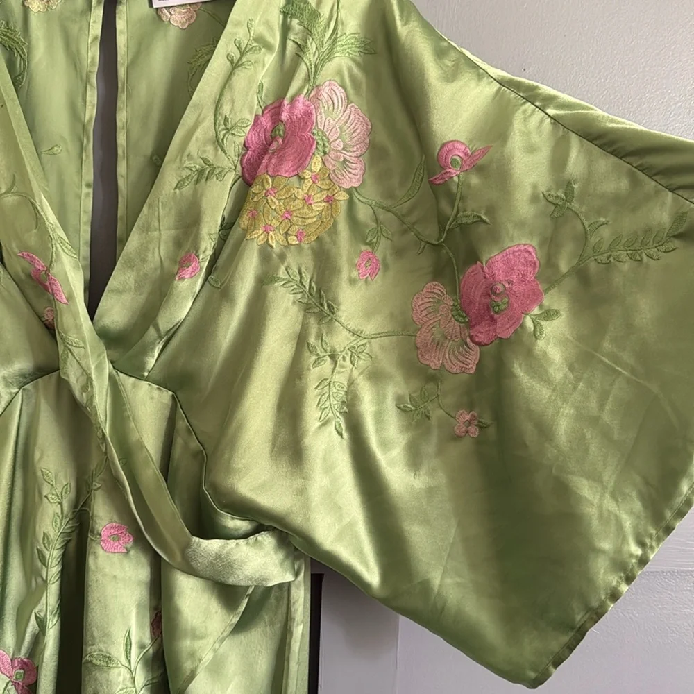 Green Floral Kimono Dress - Picture 2 of 6